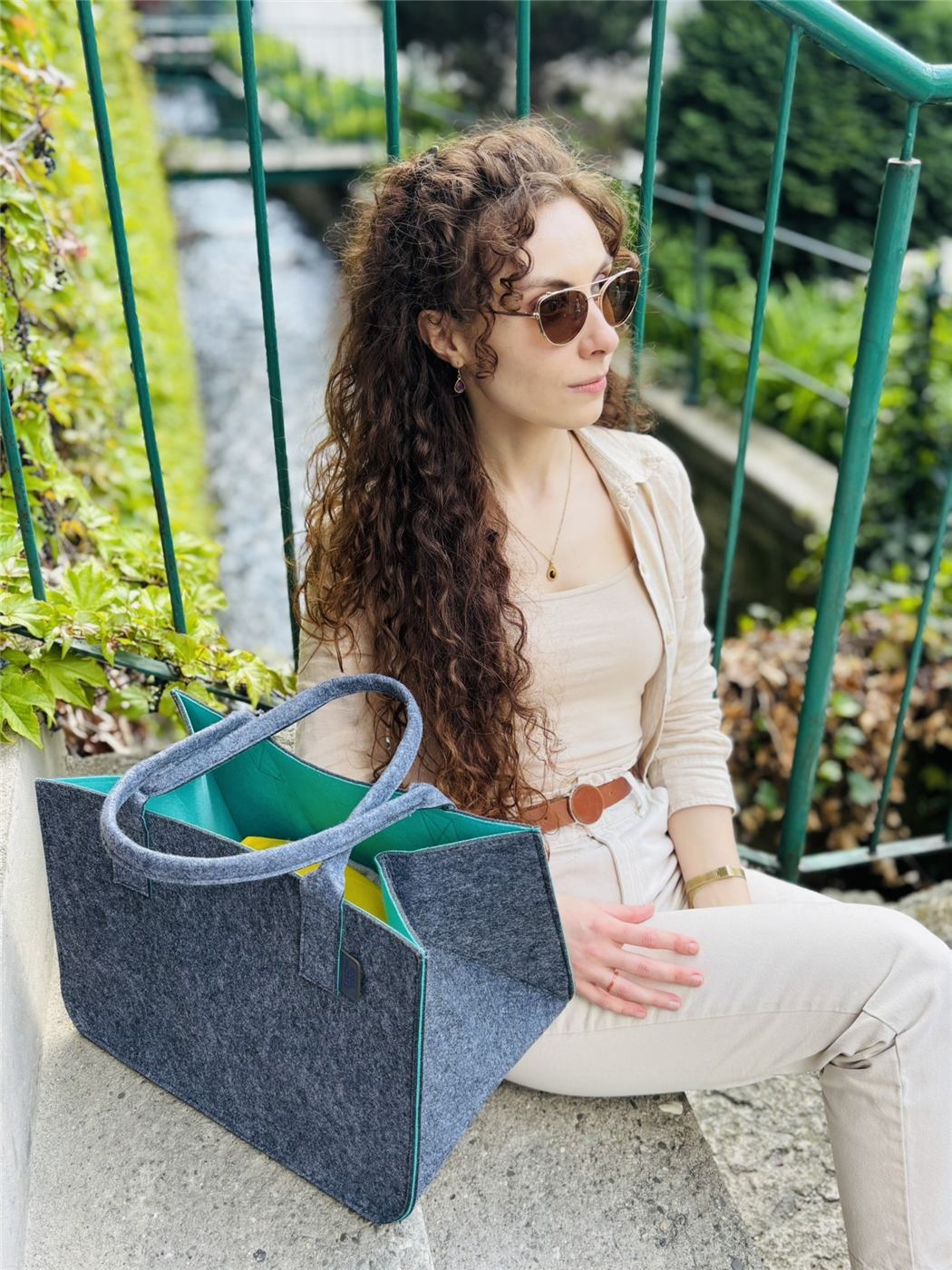 Žena s plstěnou taškou Valencia